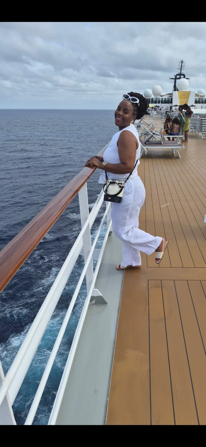 Customer photo review of Black Blanco Sunglasses