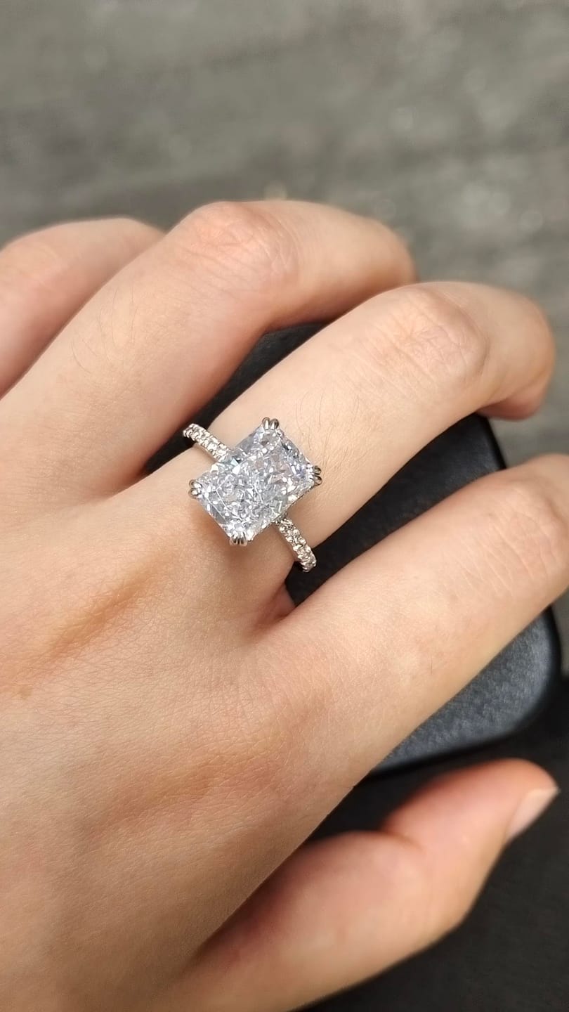 Customer photo review of S925 4.5Ct Radiant Cut Engagement Ring Moissanite/Simulated Diamond Solitaire Stackable Travel Ring For Women