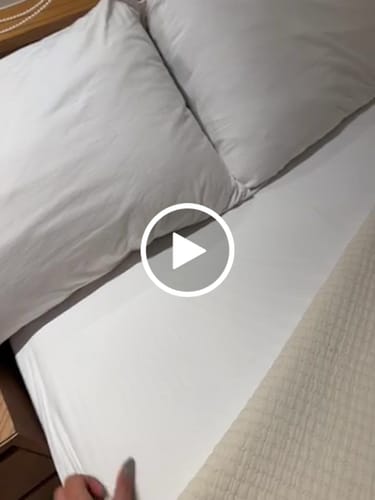 Customer video review of Jersy Fitted Sheet + Pillowcases