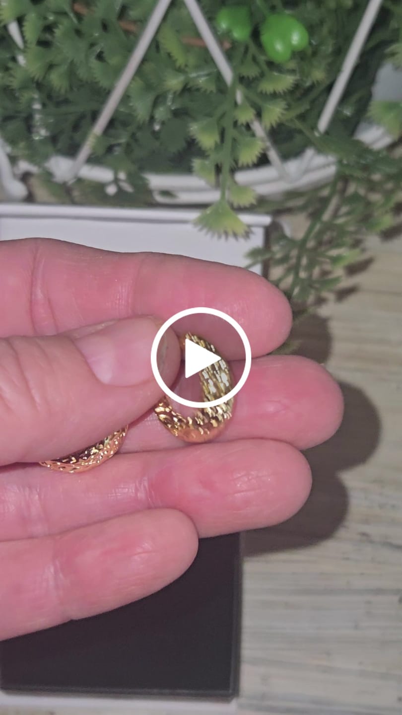Customer video review of Oaklynn 18k White Gold Plated 20mm Semi-Hoop Earrings for Women
