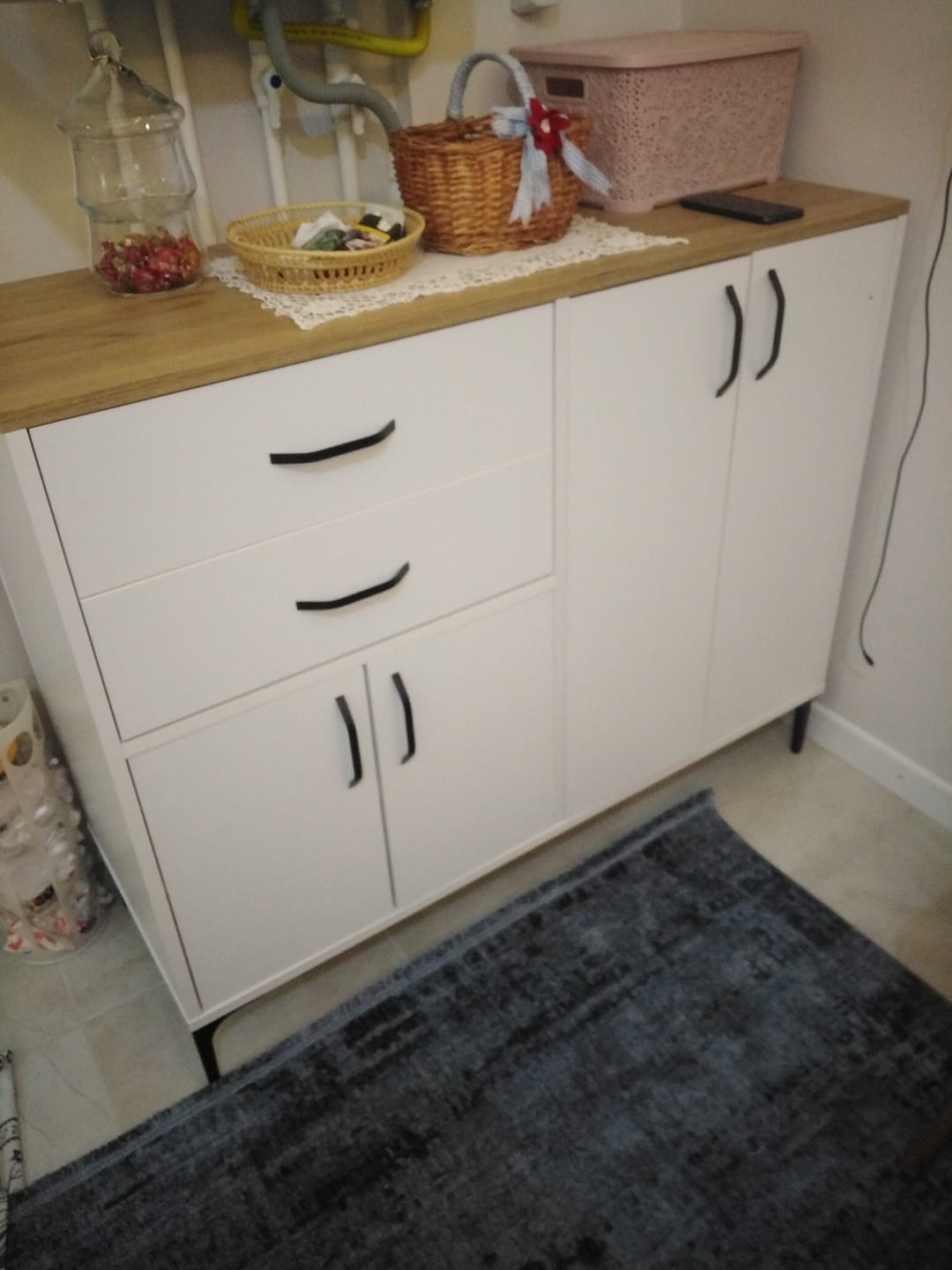 Customer photo review of Rani JE210 Kahve Köşesi Çok Amaçlı Dolap 4 Kapaklı 2 Çekmeceli Kiler Mutfak Dolabı Beyaz - Sepet Ceviz