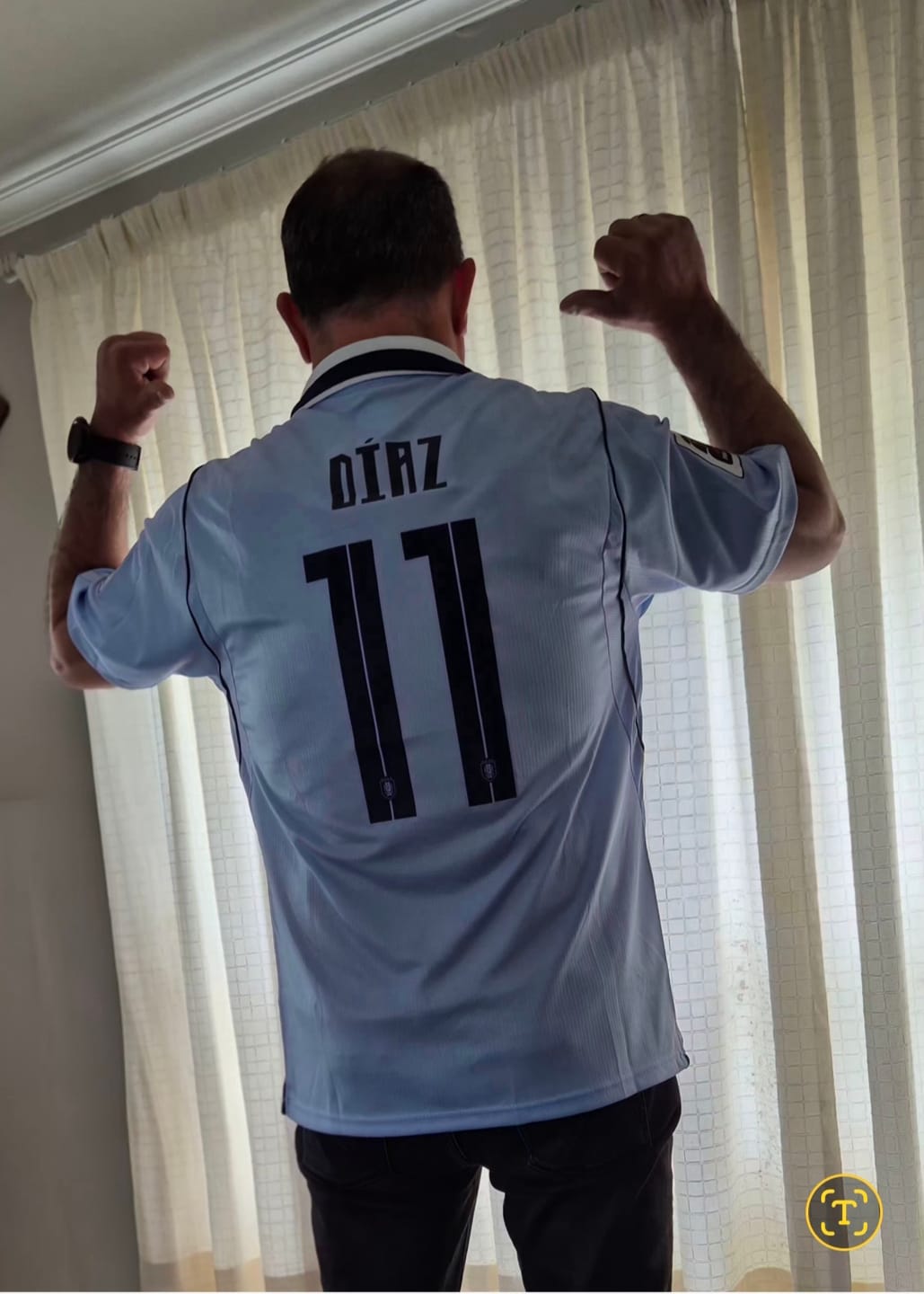 Customer photo review of Camiseta Uruguay Home 26/27