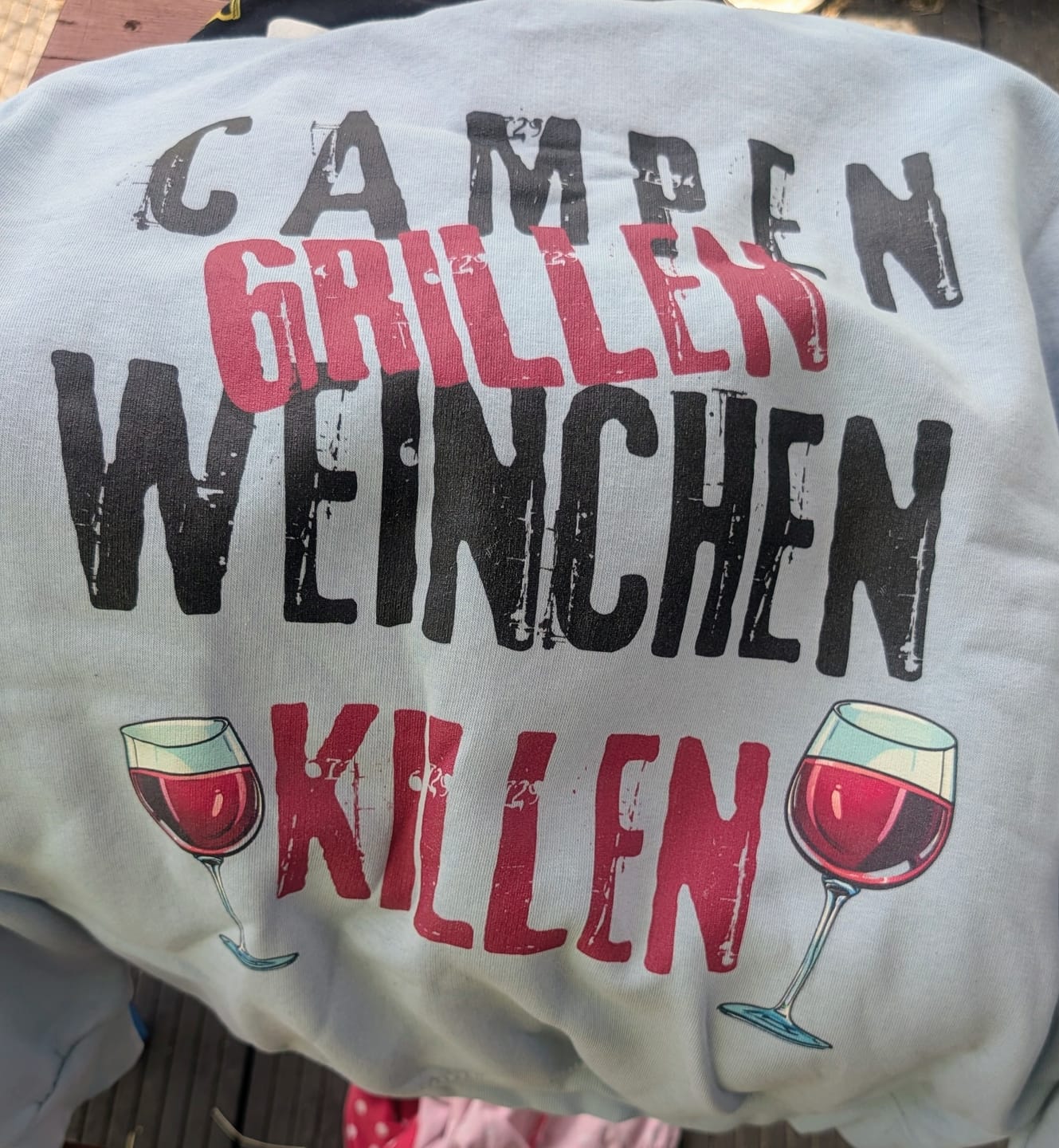 Customer photo review of Campen Grillen Weinchen 22 Rückendruck | Premium Hoodie unisex
