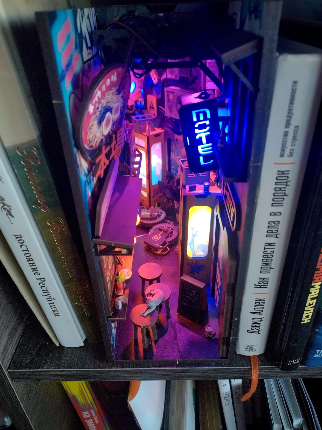 Customer photo review of Neon Ramen MiniAlley Cyberpunk DIY Book Nook Kit, Scale Model Kit,  Japanese Ramen Shop Miniature Scene