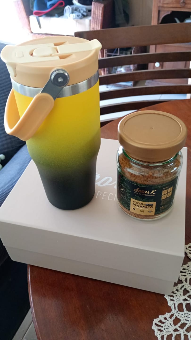 Customer photo review of Gift Box Día de la Madre: Termo, Café Liofilizado y Chocolate