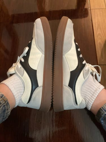Customer photo review of HOBIBEAR Unisex Wide Toe Sneakers — Premium Minimalist Casual Shoes