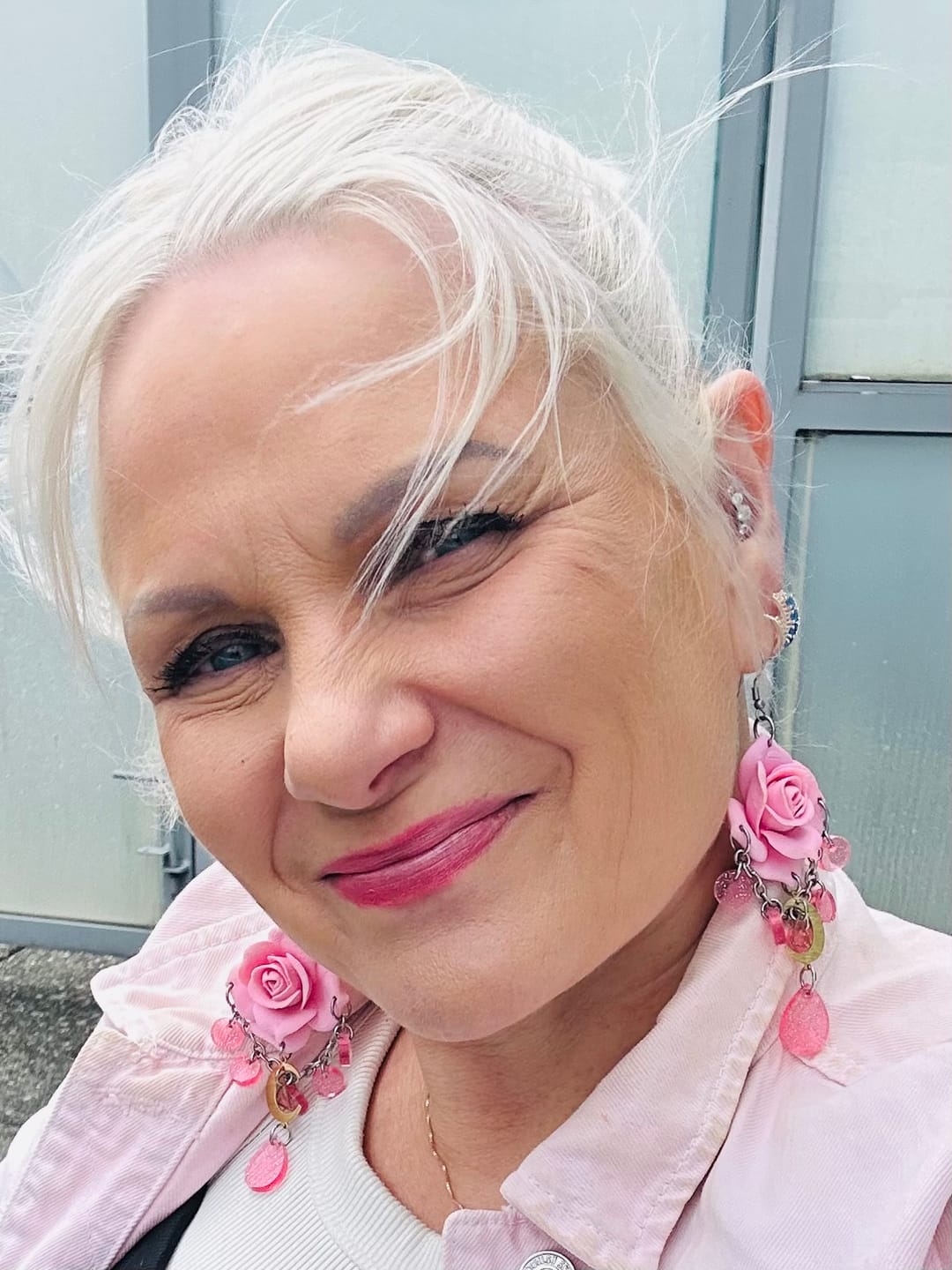Customer photo review of Rose-korvakorut