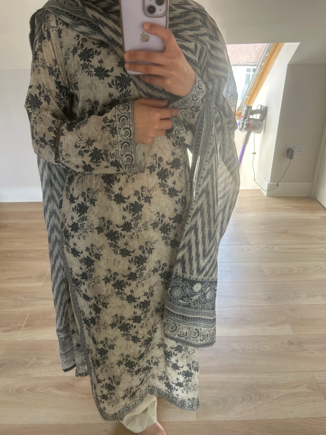 Customer photo review of Bin Saeed Originals - Exclusive Lawn Outfit with Dupatta - Ready to Wear - SD297