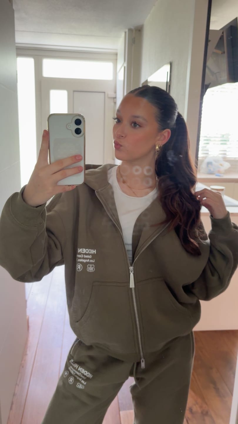 Customer photo review of LABEL ZIP HOODIE SAGE