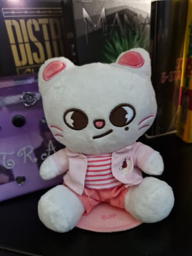 Customer photo review of SKZ Shoulder Plush