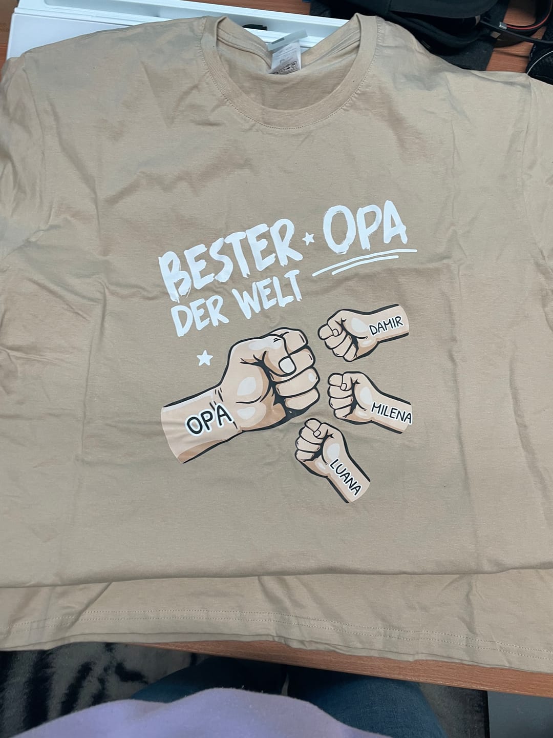 Customer photo review of Bester Opa Ever - Individuelles T-Shirt für Opa mit Namen der Enkelkinder