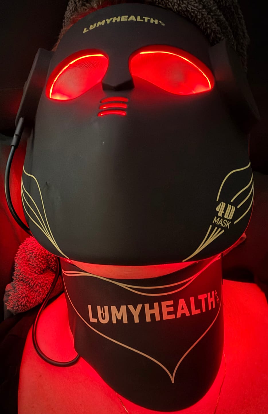 Customer photo review of LumyHealth 4D Rejuvenating Face & Neck Mask