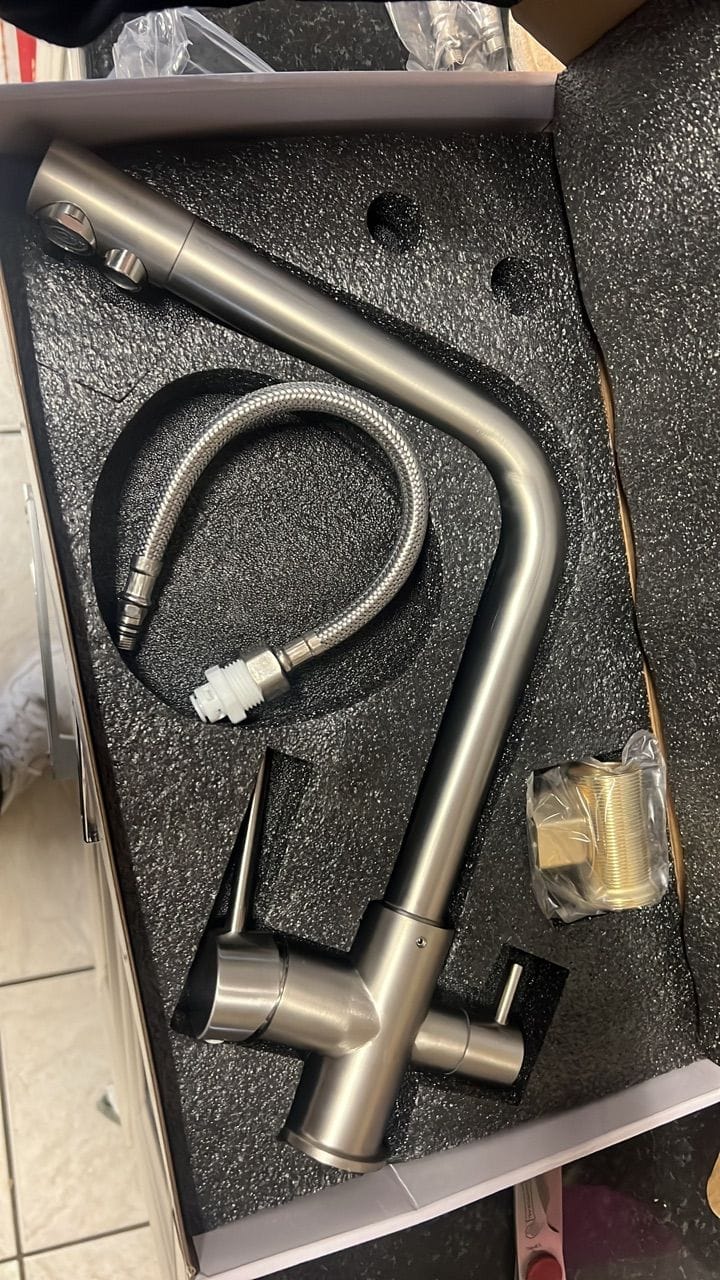 Customer photo review of Torneira Para Cozinha Gourmet Monocomando Com Filtro Royal Safira