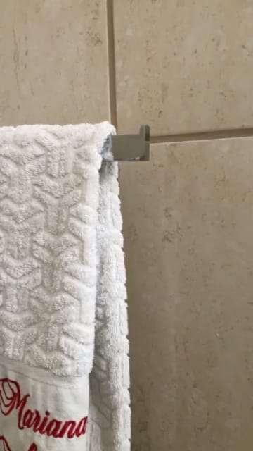 Customer photo review of Porta Toalha Rosto Para Banheiro 26cm Aço Inoxidável