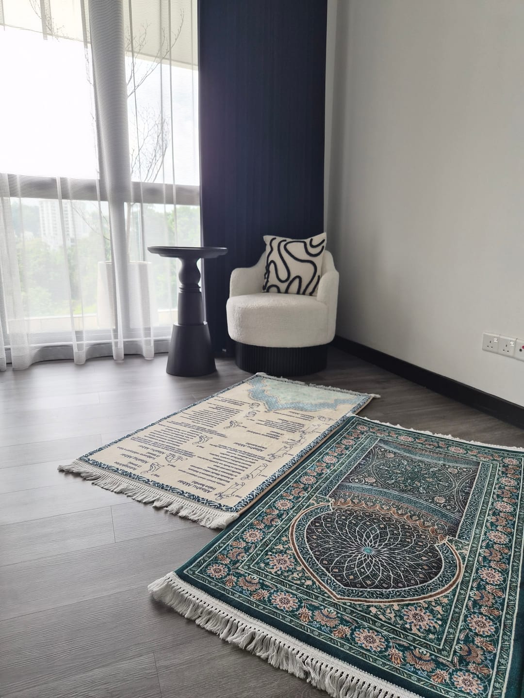 Customer photo review of Emerald Padded Prayer Mat