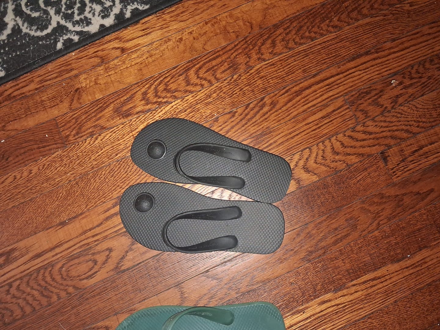 Customer photo review of Gurus Flip-Flops - Black