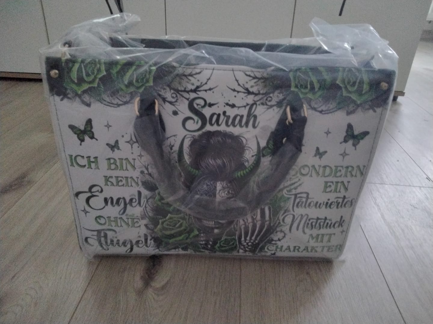 Customer photo review of TÄTOWIERTES M MIT CHARAKTER  LEDERHANDTASCHE  - TLNZ0803252