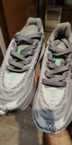 Customer photo review of HOZNANSHI Premium Running & Training Shoes – Lightweight Comfort