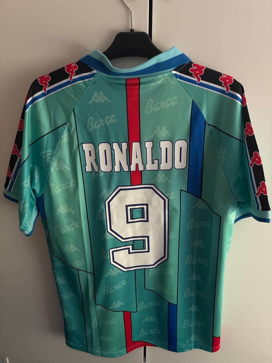 Customer photo review of Ronaldo Nazario Barcelona 1996 1997 Retro Football Jersey