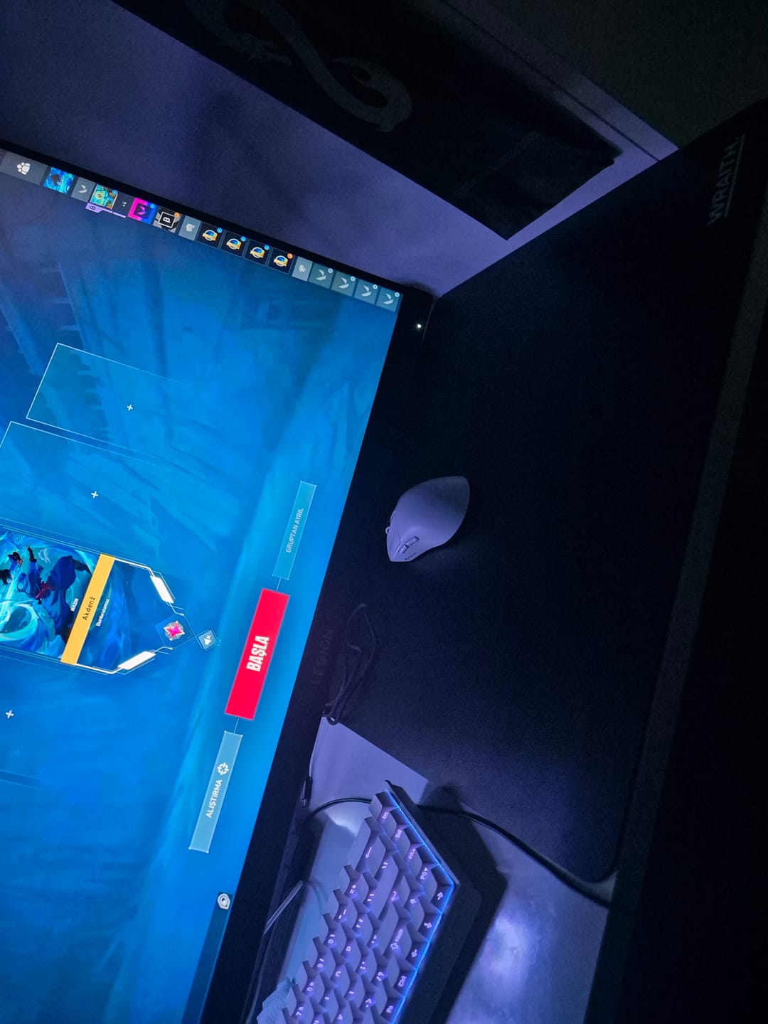 Customer photo review of Wraith Blade Y Hard Mousepad