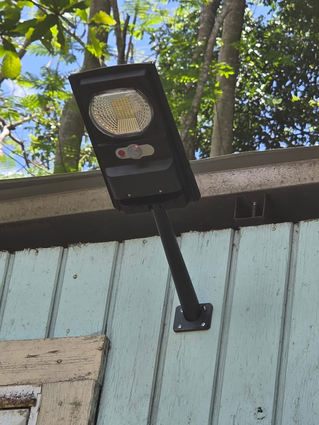 Customer photo review of Foco Solar 100W (Pre Orden Abierta)