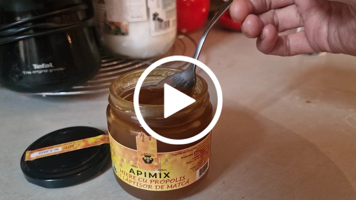 Customer video review of APIMIX - Miere cu Propolis și Lăptișor de matcă 250gr