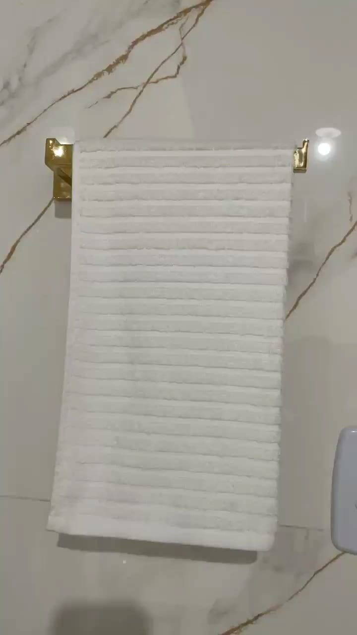 Customer photo review of Porta Toalha Rosto Para Banheiro 26cm Aço Inoxidável