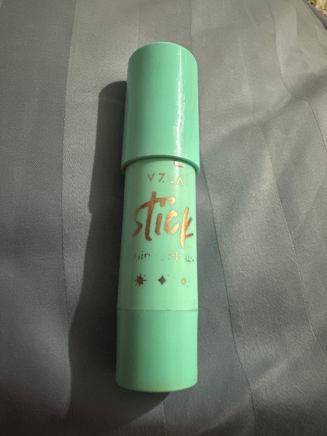 Customer photo review of Shine And Glow – Iluminador Em Stick – Vizzela