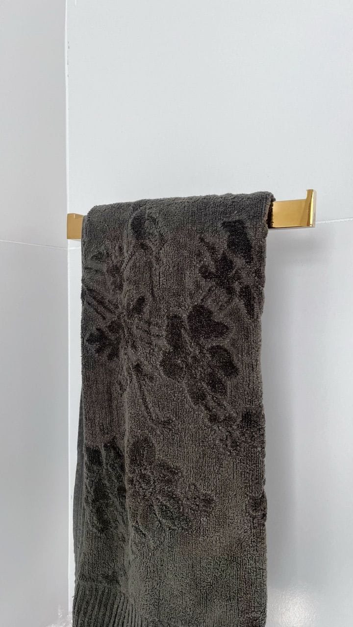 Customer photo review of Porta Toalha Rosto Para Banheiro 26cm Aço Inoxidável