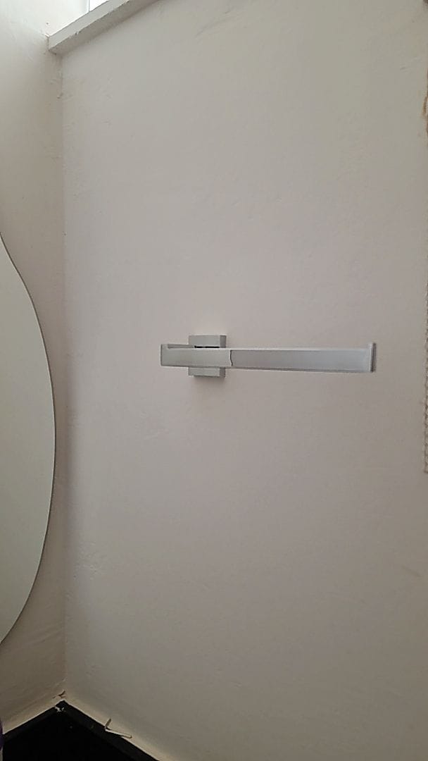 Customer photo review of Porta Toalha Rosto Para Banheiro 26cm Aço Inoxidável