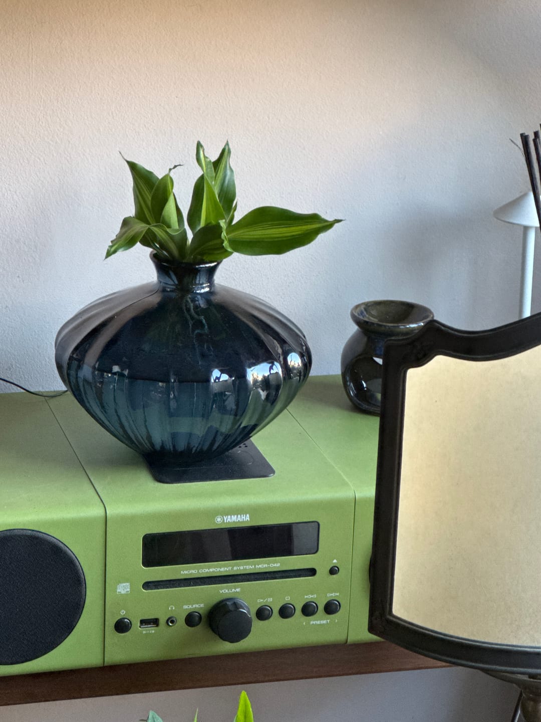 Customer photo review of Vaso Ovale in Vetro Riciclato Blu Cobalto