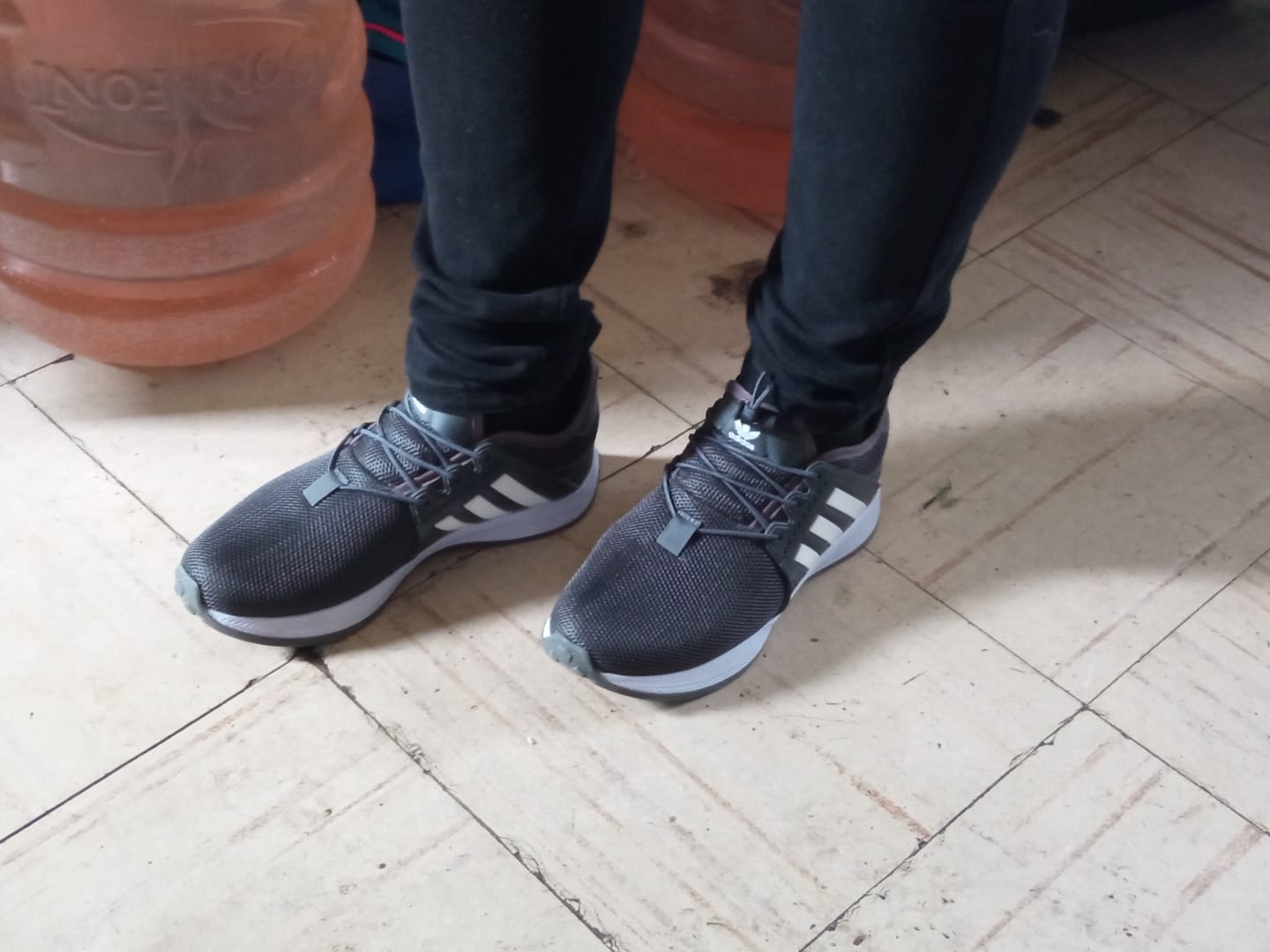 Customer photo review of Tenis 018 Oxford Blanco