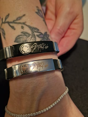 Customer photo review of 2 Pack SKZ Logo Bracelets