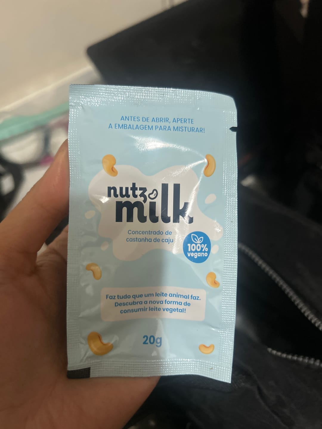 Customer photo review of Leite Vegetal NutzMilk  6,5L - Concentrado de Castanha de Caju + 12 sachês (grátis)