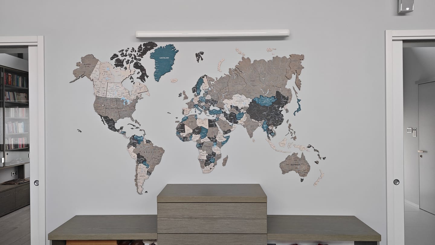 Customer photo review of Drewniana mapa świata 3D “Nordique"