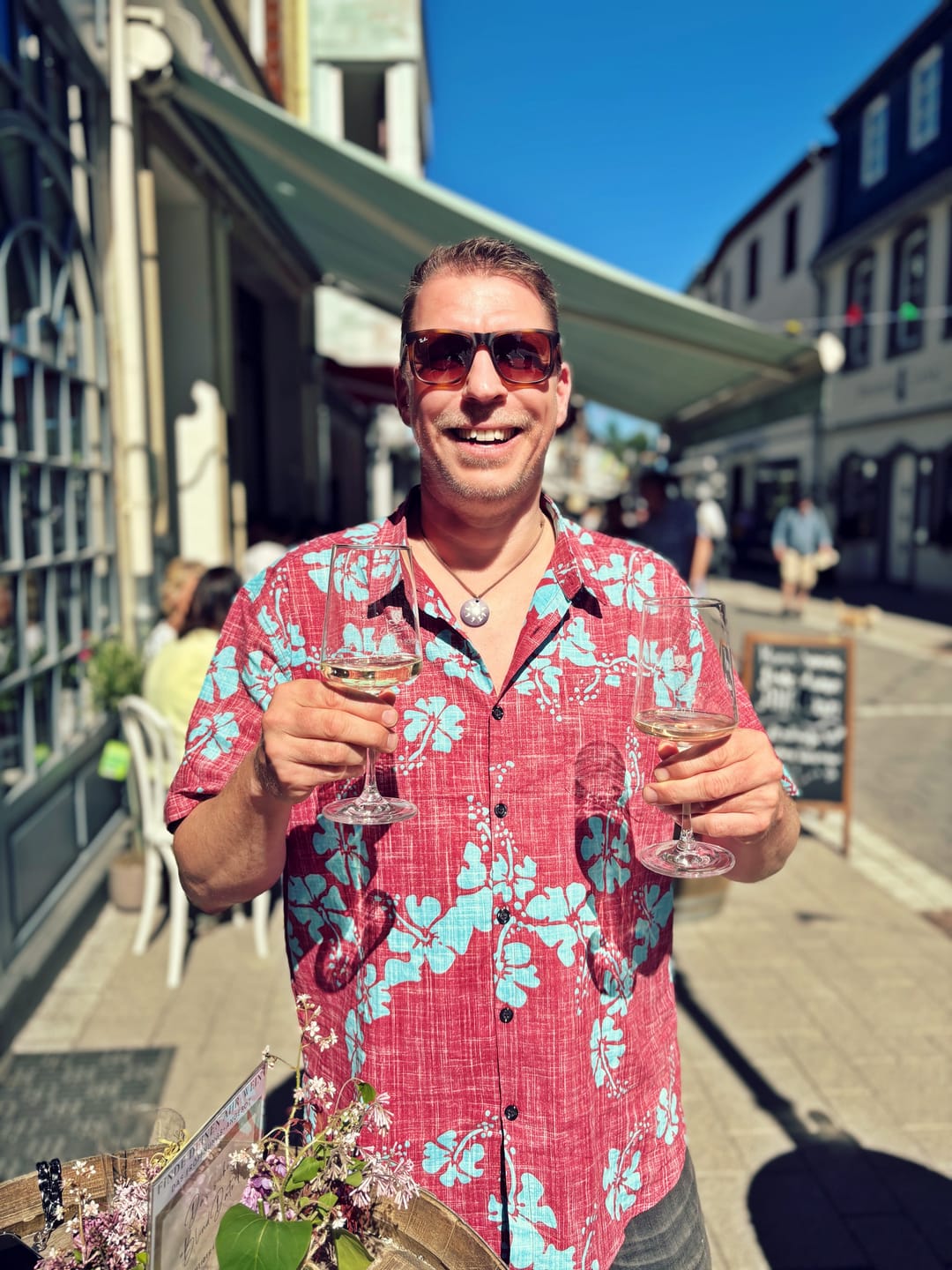 Customer photo review of Men's Red Floral Vintage Short Sleeve Button Up Beach Tropical Hawaiian Shirt