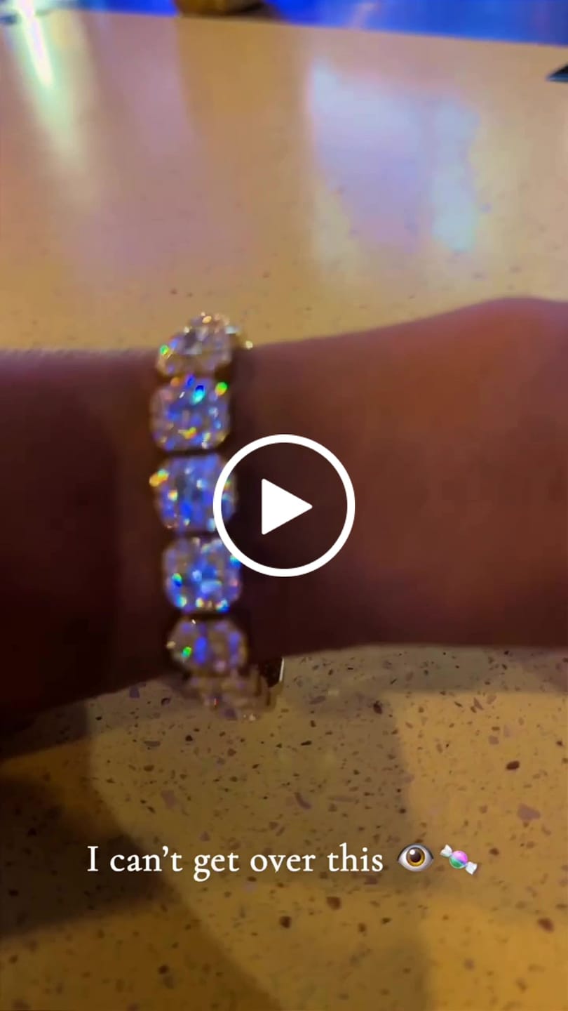 Customer video review of 10mm Clustered Tennis Bracelet - Gold