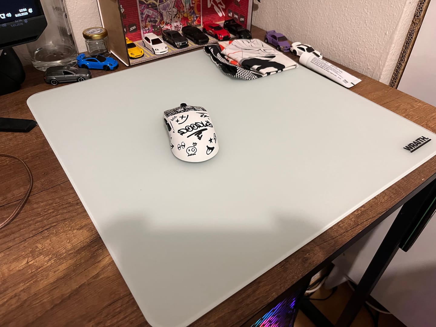 Customer photo review of Wraith Cosmic Glass V2 Cam Mousepad