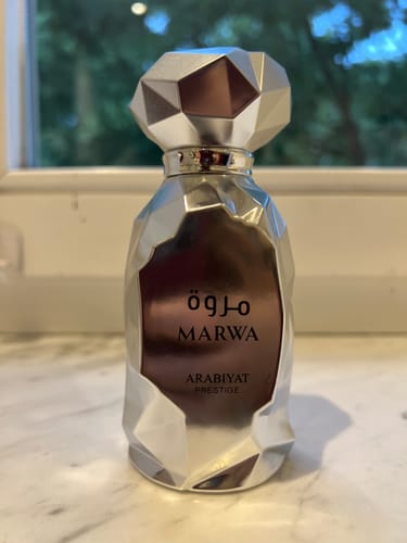 Customer photo review of Marwa - Arabiyat Prestige