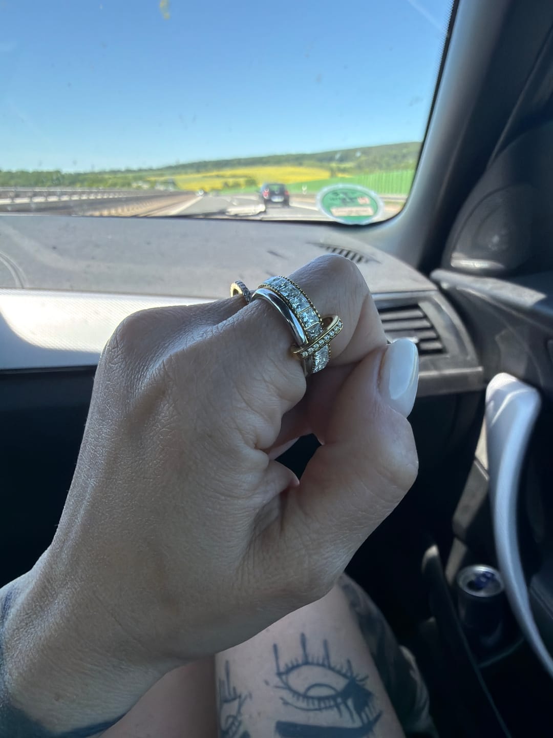 Customer photo review of Square Pave Infinity Flow Ring 14K Vergoldet
