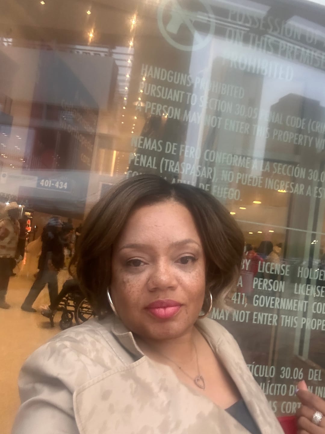 Customer photo review of Sensationnel Butta Chic Bob Glueless 5" Deep Part HD Lace Front Wig - BOB UNIT 1