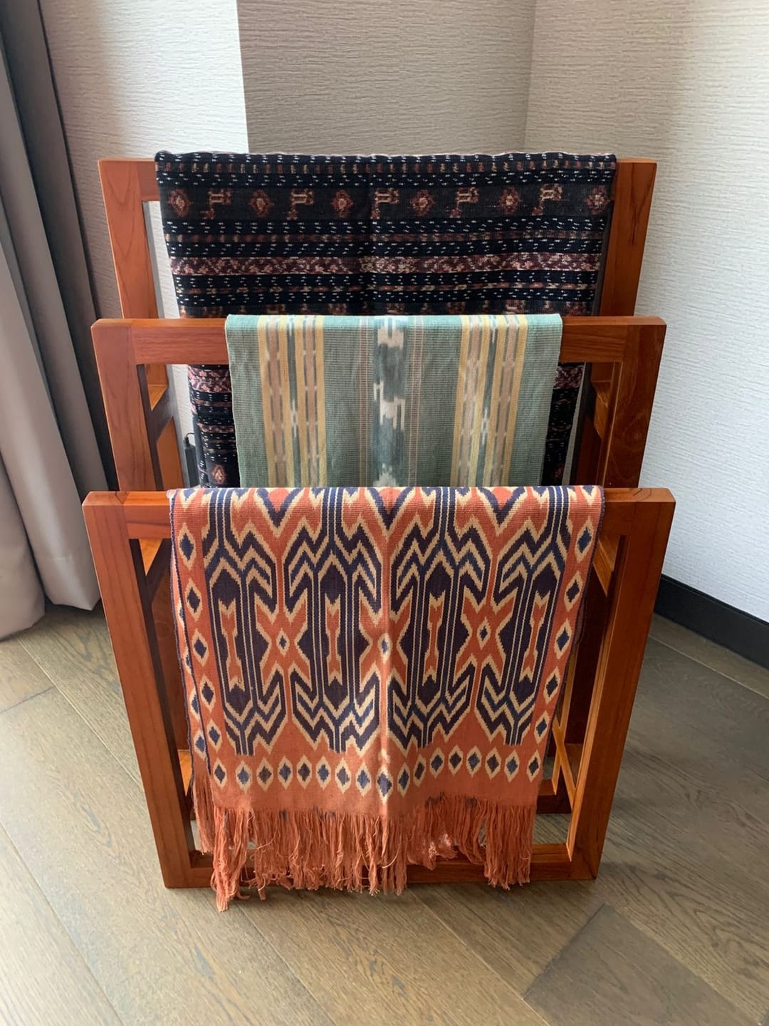 Customer photo review of Exclusive Tiered Teak Towel Rack
