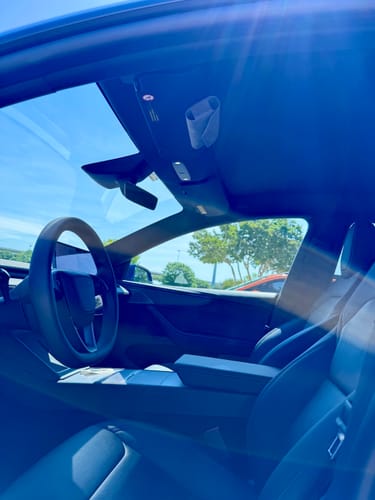Customer photo review of EVAAM® LRC Nano Adsorption Glass Roof Sunshade For Tesla Model Y (2021-2025)