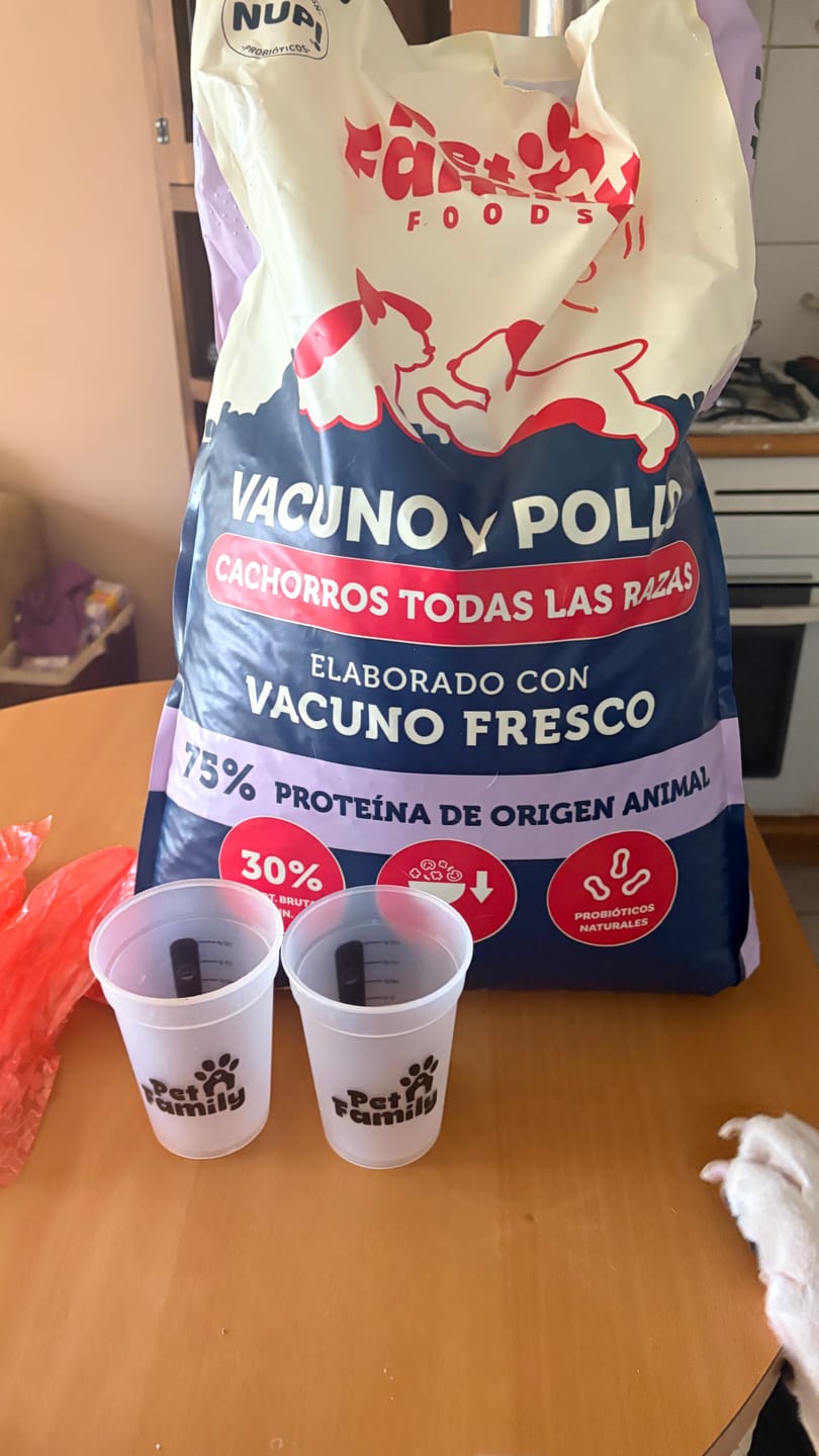 Customer photo review of PetFamily Foods