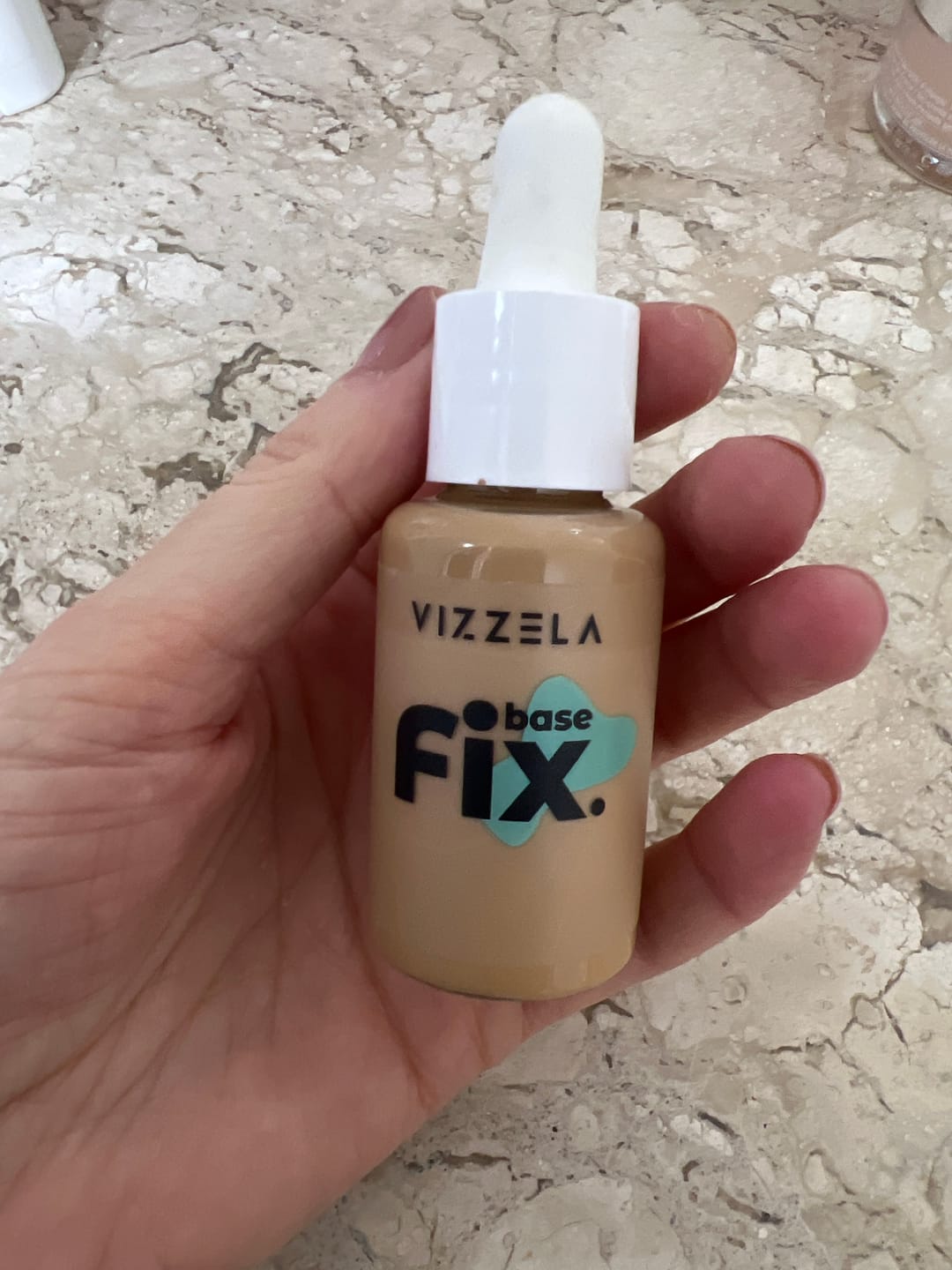 Customer photo review of Base Líquida FIX - Vizzela