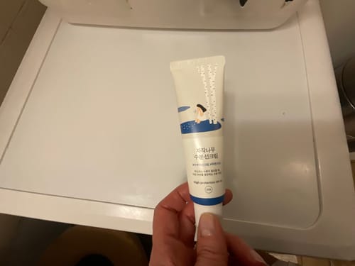 Customer photo review of Round Lab - Crème solaire hydratante au jus de bouleau - 50ml