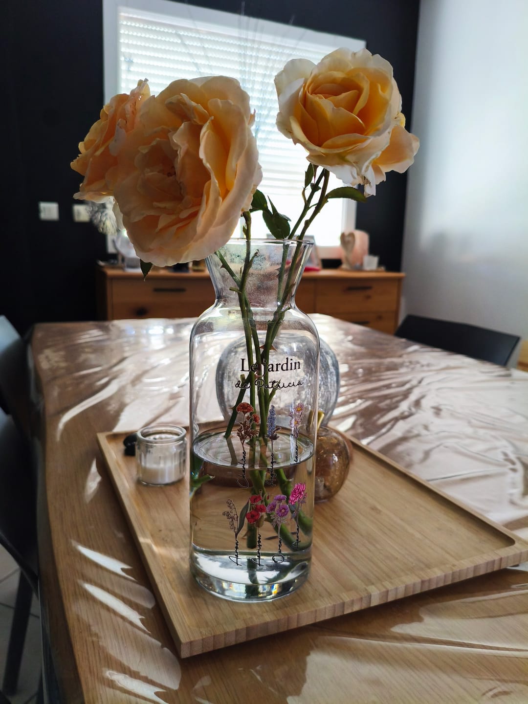 Customer photo review of Toujours en fleur – Vase personnalisé en verre avec fleurs et prénoms pour parents et grands-parents