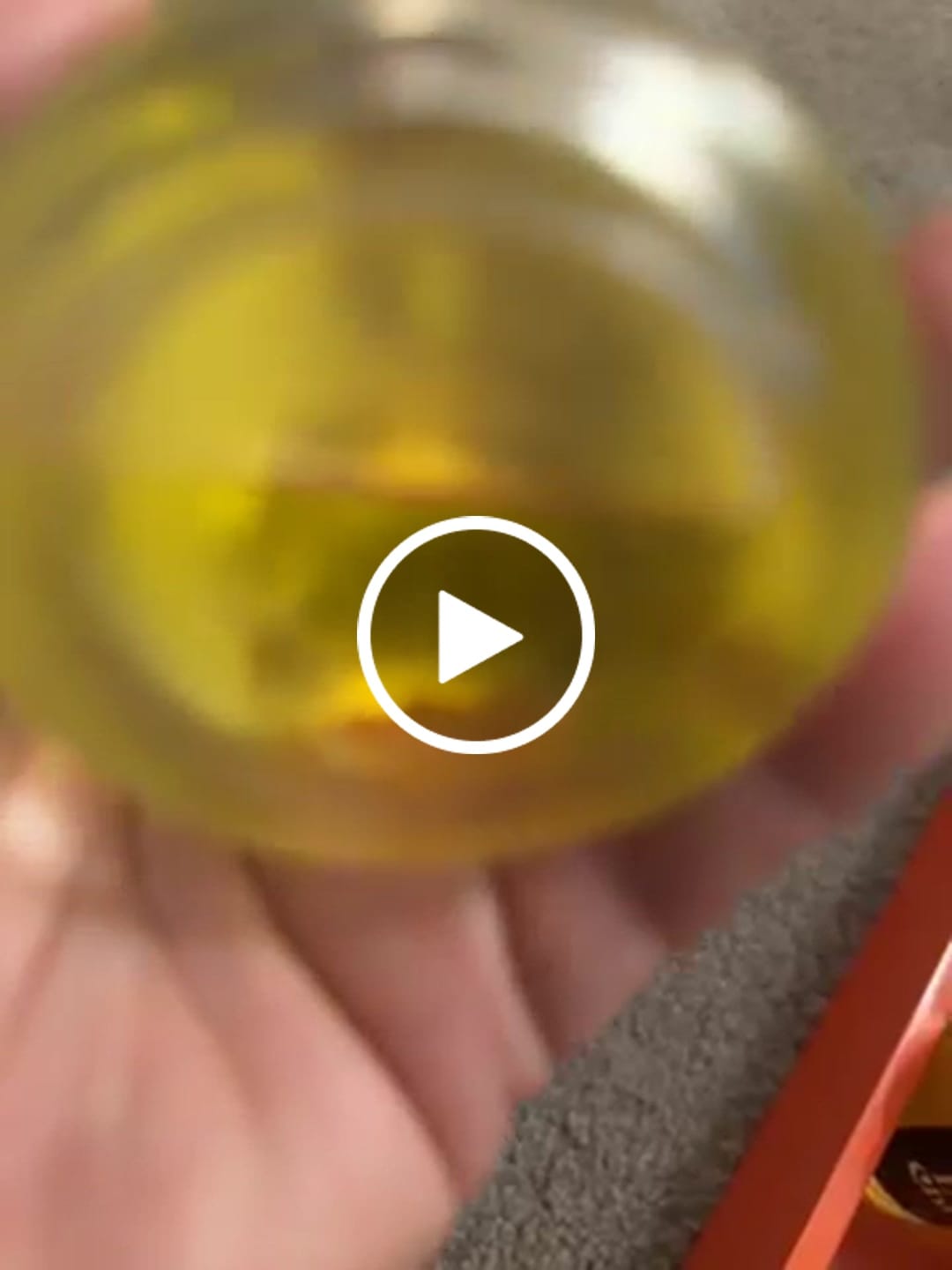 Customer video review of LE BUBBLÈ BODY OIL
