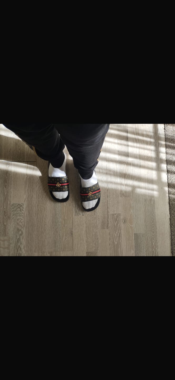 Customer photo review of Katja: Luxe Slippers met Goudkleurig 3D ROLLEMAN® Logo | Limited Edition