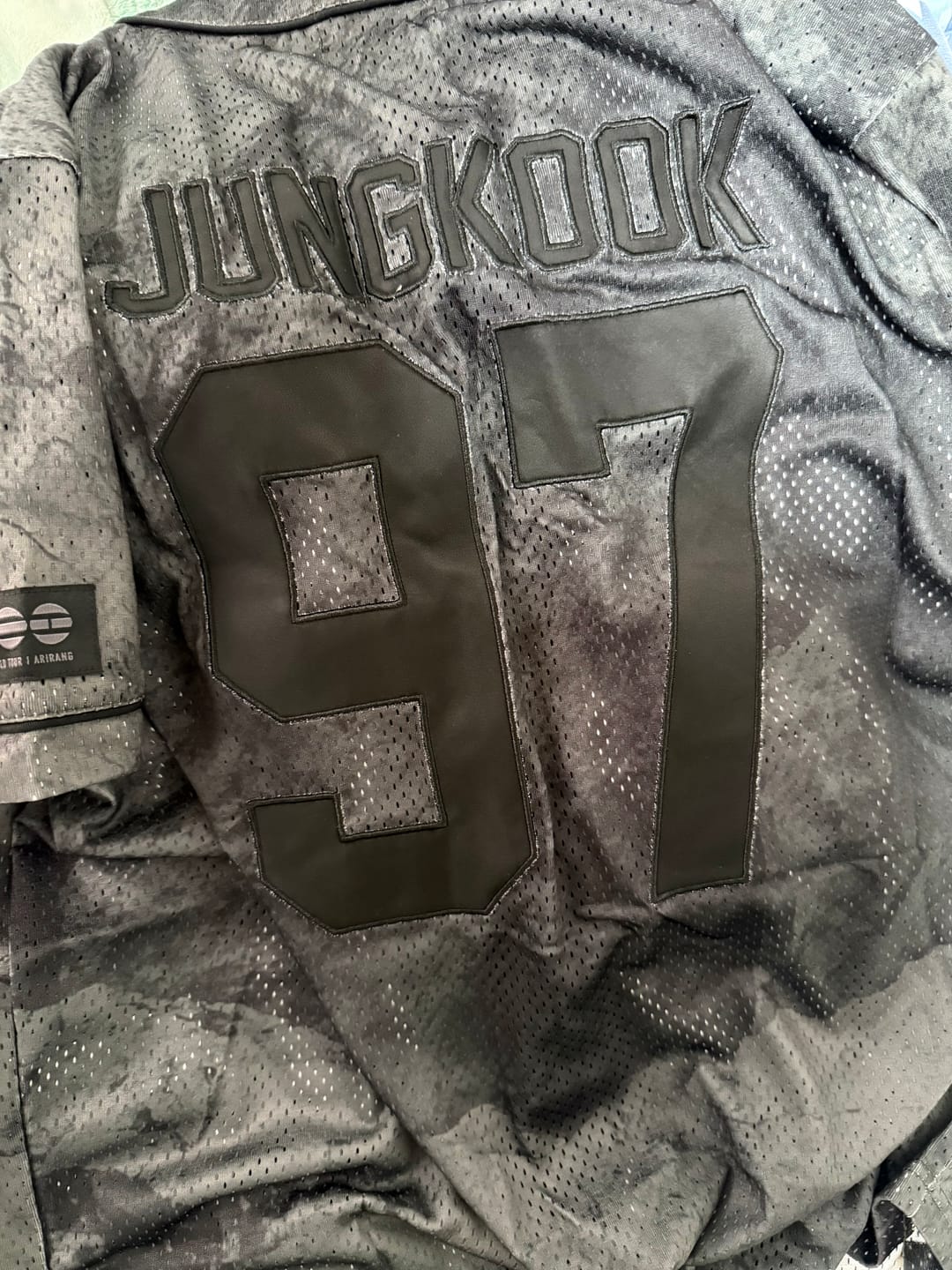 Customer photo review of [2ND PRE-ORDER] BTS - ARIRANG WORLD TOUR OFFICIAL MD S/S JERSEY